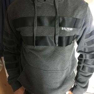 Balmain sweater !